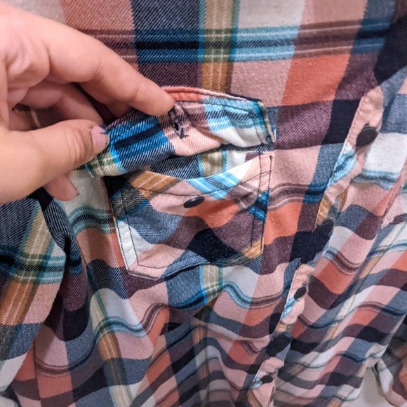 Women's Size L Passport Pink Blue Flannel Button Down Plaid Shirt - Picture 5 of 6